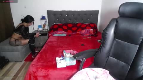 Snapshot of katik_11sexhot chatting on 10-14-25, 02:34 Daniela online show from 10-14-25, 02:34