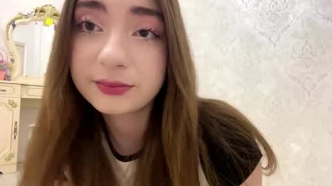 Snapshot of katinaflatau chatting on 05-30-26, 06:27 Rosie online show from 05-30-26, 06:27