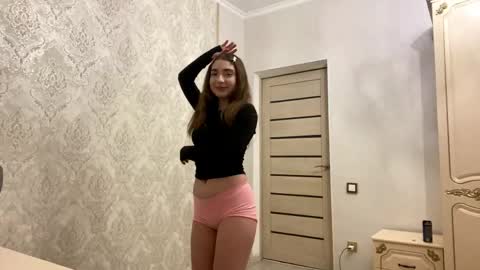 Snapshot of katinaflatau chatting on 06-02-26, 07:49 Rosie online show from 06-02-26, 07:49