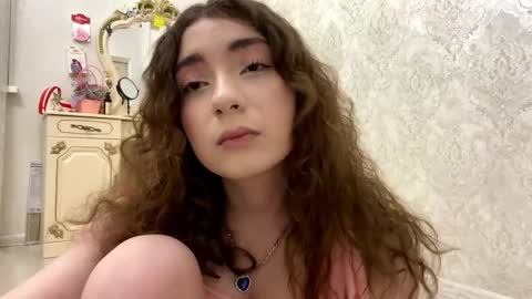Snapshot of katinaflatau chatting on 06-05-26, 07:30 Rosie online show from 06-05-26, 07:30