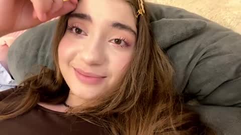 Snapshot of katinaflatau chatting on 06-08-26, 01:28 Rosie online show from 06-08-26, 01:28