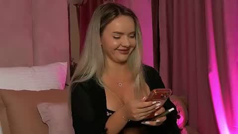 Snapshot of katjolie chatting on 07-06-26, 07:05 KatJolie online show from 07-06-26, 07:05