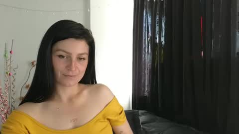 Snapshot of katlopez19 chatting on 02-18-25, 04:37 katalina online show from 02-18-25, 04:37