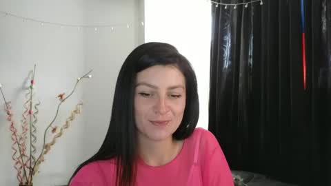 Snapshot of katlopez19 chatting on 02-19-25, 06:10 katalina online show from 02-19-25, 06:10