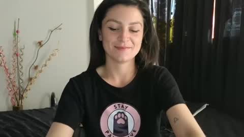 Snapshot of katlopez19 chatting on 02-20-25, 09:20 katalina online show from 02-20-25, 09:20