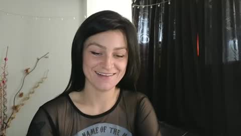 Snapshot of katlopez19 chatting on 02-25-25, 05:04 katalina online show from 02-25-25, 05:04