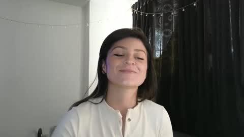 Snapshot of katlopez19 chatting on 03-12-25, 05:49 katalina online show from 03-12-25, 05:49