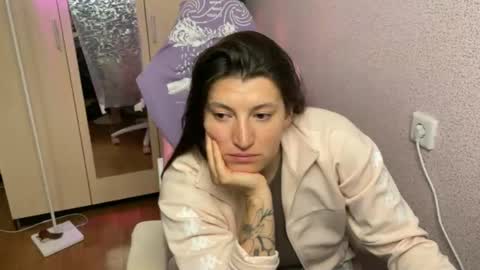 Snapshot of katrin_kristal chatting on 05-08-26, 06:35 naked in pvt show 100 tk online show from 05-08-26, 06:35