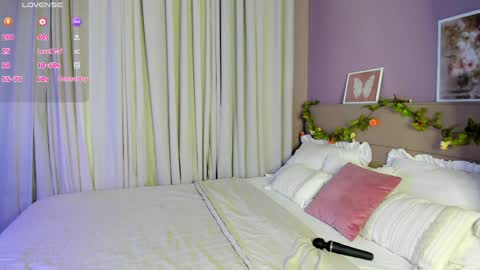 Snapshot of katrina_bail chatting on 05-18-26, 01:02 Katrina Bail online show from 05-18-26, 01:02