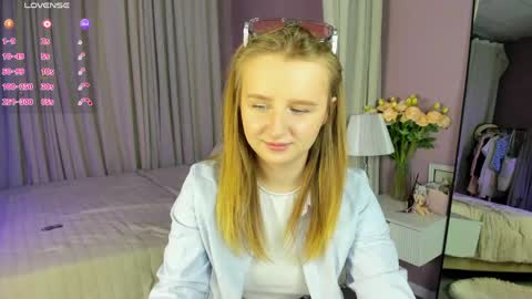 Snapshot of katrina_bail chatting on 06-04-26, 01:11 Katrina Bail online show from 06-04-26, 01:11