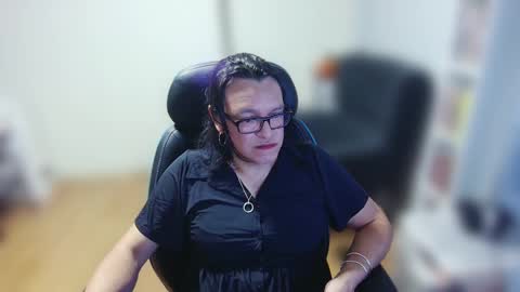 Snapshot of katrina_cd chatting on 01-03-25, 12:41 katrina_cd online show from 01-03-25, 12:41