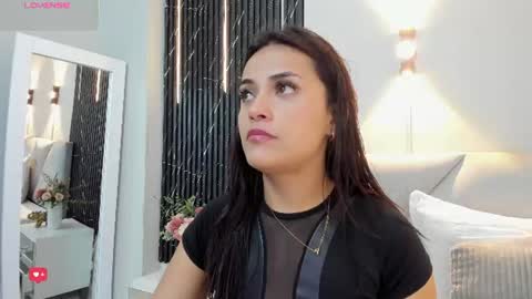 Snapshot of katrina_kaif_x chatting on 06-15-26, 07:05 Keyla online show from 06-15-26, 07:05