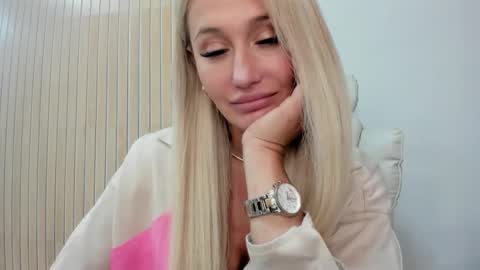 Snapshot of katrina_moor chatting on 06-03-26, 12:30 katrina moor online show from 06-03-26, 12:30