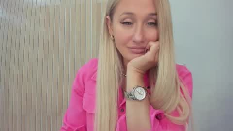 Snapshot of katrina_moor chatting on 06-08-26, 04:07 katrina moor online show from 06-08-26, 04:07