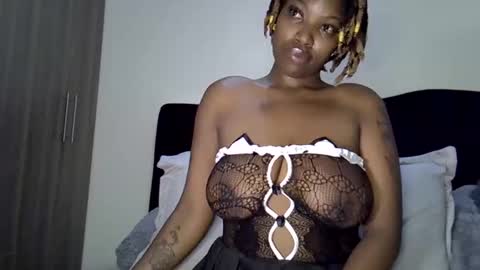 Snapshot of katrinashantel chatting on 01-08-26, 12:46 katrinashantel online show from 01-08-26, 12:46