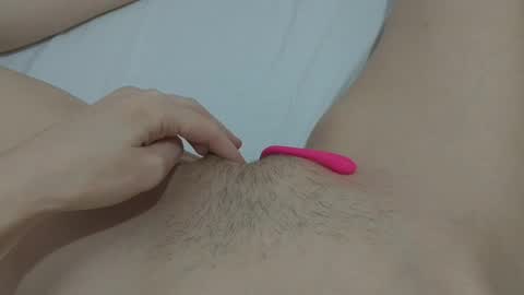 Snapshot of katrinna_arinna chatting on 01-12-25, 05:45 katrina dont forget to give me thumbs up online show from 01-12-25, 05:45