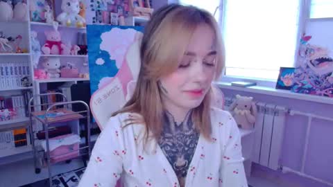 Snapshot of katrinwaifu chatting on 10-01-25, 01:17 Katrin online show from 10-01-25, 01:17