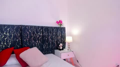 Katte online show from 04-15-26, 01:29