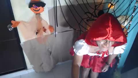 Snapshot of kattleyagray chatting on 10-31-25, 06:20 KattleyaGrey online show from 10-31-25, 06:20