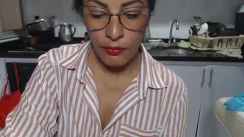 Snapshot of kattleyagray chatting on 11-13-25, 08:08 KattleyaGrey online show from 11-13-25, 08:08
