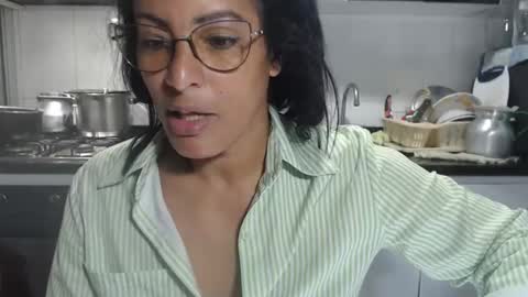 Snapshot of kattleyagray chatting on 11-23-25, 12:05 KattleyaGrey online show from 11-23-25, 12:05