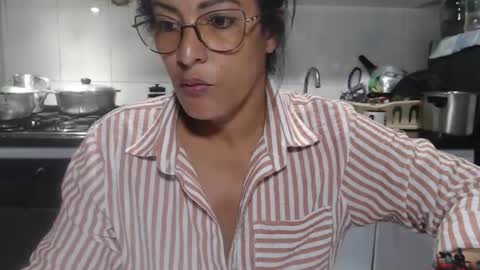 Snapshot of kattleyagray chatting on 11-24-25, 09:47 KattleyaGrey online show from 11-24-25, 09:47