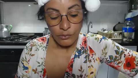 KattleyaGrey online show from 12-19-25, 08:16