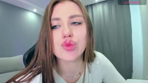 Snapshot of katty4sue chatting on 02-25-25, 12:24 Katty4Sue online show from 02-25-25, 12:24