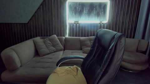 Katty online show from 12-18-25, 06:14