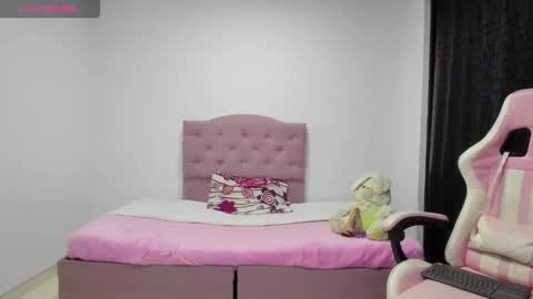 Katty online show from 11-12-25, 12:22