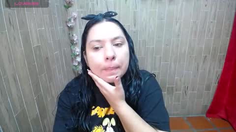 Snapshot of katy2425 chatting on 11-18-25, 01:00 Katy online show from 11-18-25, 01:00