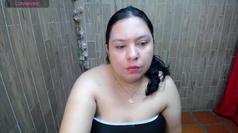 Snapshot of katy2425 chatting on 12-14-25, 12:27 Katy online show from 12-14-25, 12:27