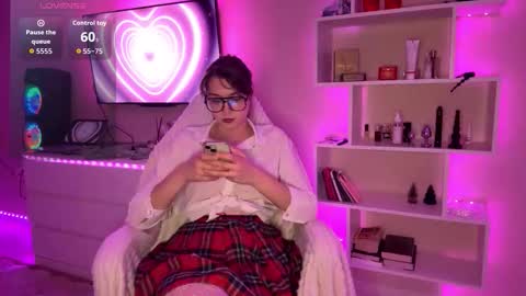 Olivia online show from 04-10-26, 07:40