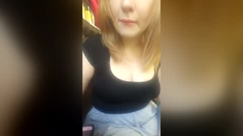 Snapshot of katy_brie chatting on 07-17-26, 04:34 Katy Brie online show from 07-17-26, 04:34