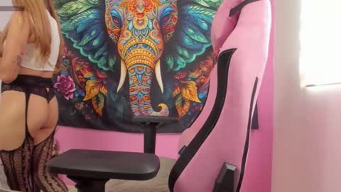 katy simpsons online show from 11-25-25, 08:42