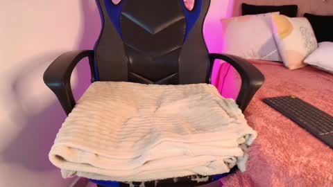 Katy Van online show from 03-10-25, 06:05