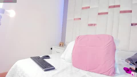 Snapshot of katya_rousseav chatting on 05-23-26, 03:34 Katya online show from 05-23-26, 03:34