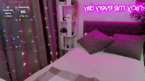 Kate online show from 10-31-25, 06:58