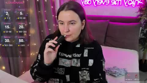 Kate online show from 11-19-25, 04:01