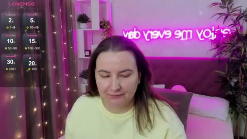 Snapshot of katyaneilson chatting on 05-04-26, 05:14 Kate online show from 05-04-26, 05:14