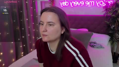 Snapshot of katyaneilson chatting on 05-20-26, 06:30 Kate online show from 05-20-26, 06:30