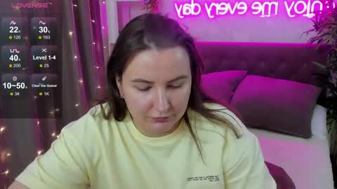 Snapshot of katyaneilson chatting on 06-07-26, 06:17 Kate online show from 06-07-26, 06:17