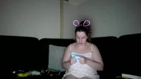 Snapshot of katykat15 chatting on 12-31-24, 03:31 Jemima Marie online show from 12-31-24, 03:31