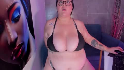 Snapshot of katypersian_ chatting on 11-13-25, 05:45 Katy Persian online show from 11-13-25, 05:45