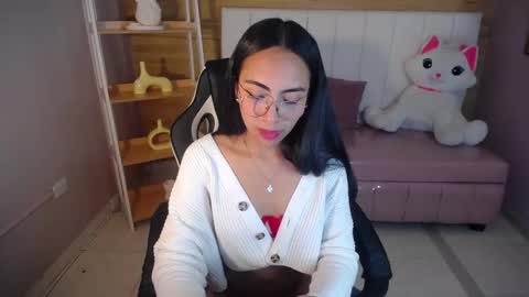 Snapshot of katyrider_a chatting on 09-20-25, 01:01 katyrider_a online show from 09-20-25, 01:01