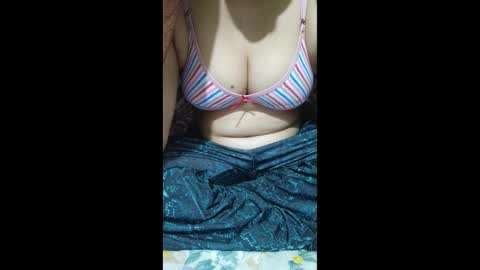 Snapshot of kaurharnoor chatting on 11-08-25, 03:34 kaurharnoor online show from 11-08-25, 03:34