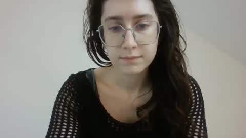 Snapshot of kawaii_snowflake chatting on 10-29-25, 01:24 kawaii snowflake online show from 10-29-25, 01:24