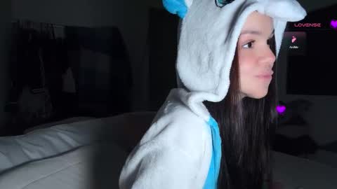 May  online show from 10-08-25, 07:00