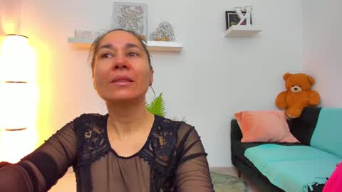 Snapshot of kaya_kiss chatting on 02-12-25, 04:01 Kaya online show from 02-12-25, 04:01