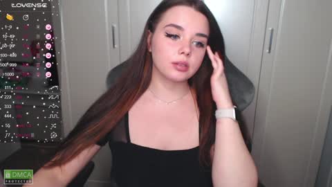 Snapshot of kayacherry chatting on 12-19-24, 10:32 Alice online show from 12-19-24, 10:32